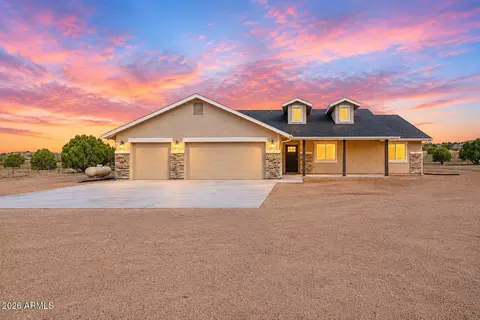 1220 E Cougar Ridge Rd, Paulden, AZ 86334