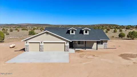 1220 E Cougar Ridge Rd, Paulden, AZ 86334