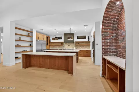 Kitchen - 4434 E Mitchell Dr, Phoenix, AZ 85018 photo 2 of 4
