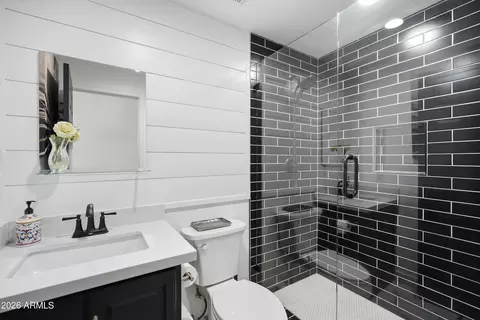Bath - 3263 E Inverness Ave, Mesa, AZ 85204 photo 1 of 6