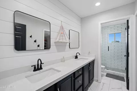 Bath - 3263 E Inverness Ave, Mesa, AZ 85204 photo 3 of 6