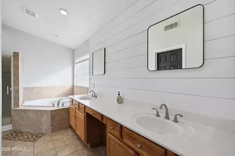 Bath - 3263 E Inverness Ave, Mesa, AZ 85204 photo 5 of 6