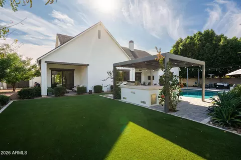 Exterior - 3226 E Glenrosa Ave, Phoenix, AZ 85018 photo 6 of 10