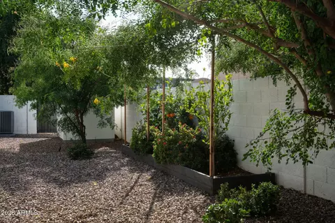 Exterior - 3226 E Glenrosa Ave, Phoenix, AZ 85018 photo 7 of 10
