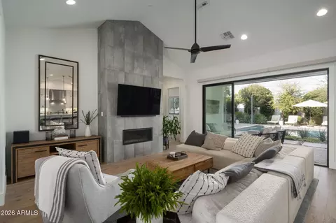 Living - 3226 E Glenrosa Ave, Phoenix, AZ 85018 photo 2 of 2