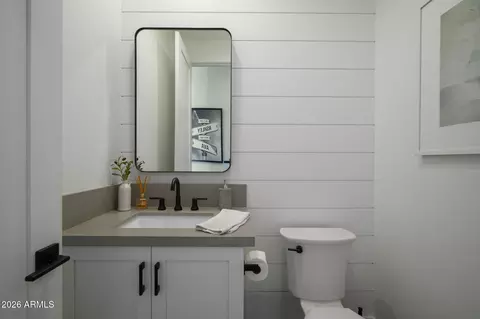 Bath - 3226 E Glenrosa Ave, Phoenix, AZ 85018 photo 5 of 5