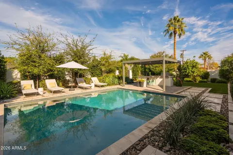 Exterior - 3226 E Glenrosa Ave, Phoenix, AZ 85018 photo 2 of 10