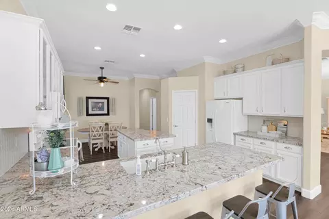 Kitchen - 9859 E Nopal Ave, Mesa, AZ 85209 photo 2 of 6