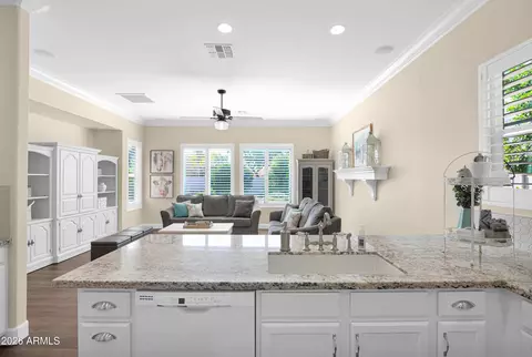 Kitchen - 9859 E Nopal Ave, Mesa, AZ 85209 photo 6 of 6