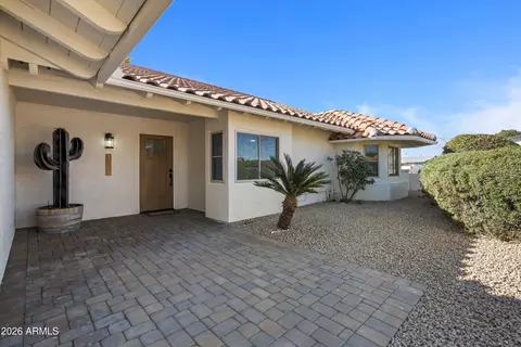 Exterior - 4301 E Betty Elyse Ln, Phoenix, AZ 85032 photo 5 of 8