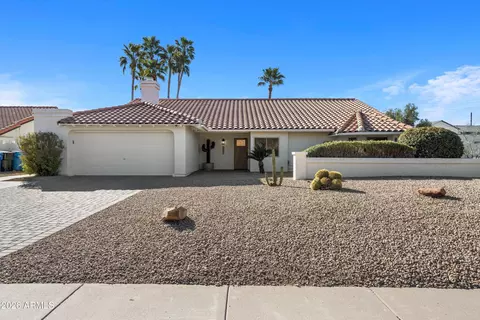 Exterior - 4301 E Betty Elyse Ln, Phoenix, AZ 85032 photo 4 of 8