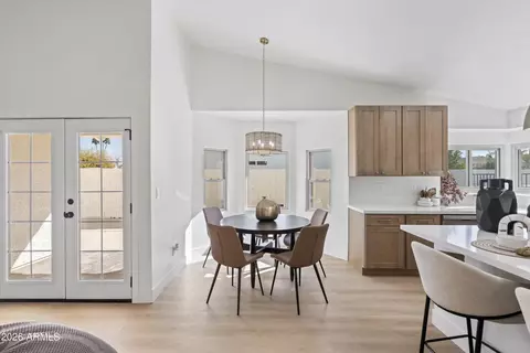 Dining - 4301 E Betty Elyse Ln, Phoenix, AZ 85032 photo 2 of 2
