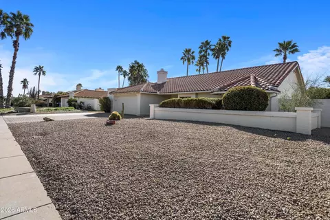 Exterior - 4301 E Betty Elyse Ln, Phoenix, AZ 85032 photo 3 of 8