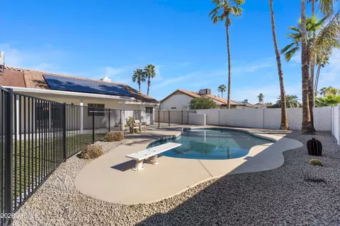 Exterior - 4301 E Betty Elyse Ln, Phoenix, AZ 85032 photo 8 of 8