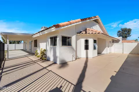 Exterior - 4301 E Betty Elyse Ln, Phoenix, AZ 85032 photo 7 of 8
