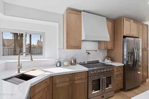 Kitchen - 4301 E Betty Elyse Ln, Phoenix, AZ 85032 photo 3 of 5