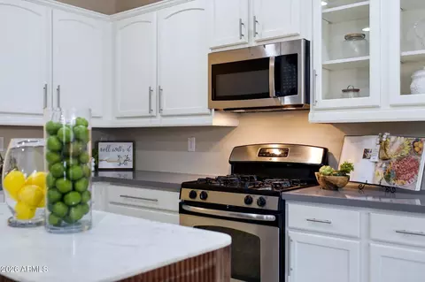 Kitchen - 2984 E Coconino Dr, Gilbert, AZ 85298 photo 6 of 6