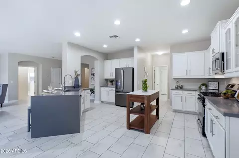 Kitchen - 2984 E Coconino Dr, Gilbert, AZ 85298 photo 1 of 6