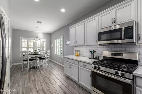 Kitchen - 2445 E Flintlock Dr, Gilbert, AZ 85298 photo 2 of 2