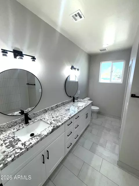 Bath - 2057 E Orange St, Tempe, AZ 85281 photo 3 of 3
