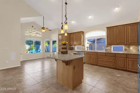 Kitchen - 14811 S 13th Pl, Phoenix, AZ 85048 photo 1 of 7