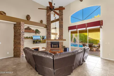 Living - 14811 S 13th Pl, Phoenix, AZ 85048 photo 3 of 4