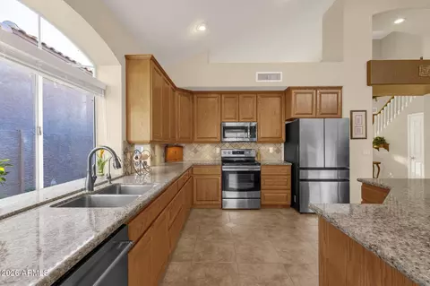 Kitchen - 14811 S 13th Pl, Phoenix, AZ 85048 photo 5 of 7