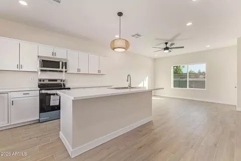 Kitchen - 9425 N 9th Ave, Phoenix, AZ 85021 photo 1 of 4