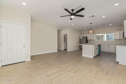 Living - 9425 N 9th Ave, Phoenix, AZ 85021 photo 1 of 3