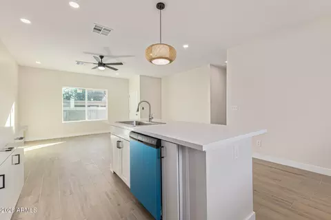 Kitchen - 9425 N 9th Ave, Phoenix, AZ 85021 photo 2 of 4