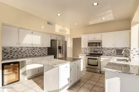Kitchen - 1219 E Granite View Dr, Phoenix, AZ 85048 photo 4 of 4
