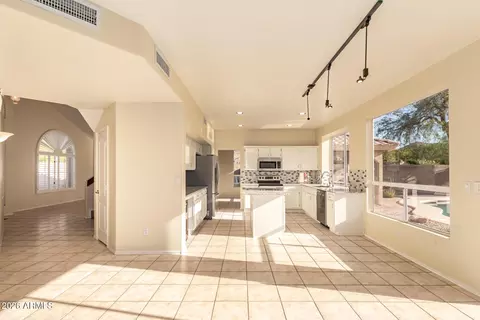 Kitchen - 1219 E Granite View Dr, Phoenix, AZ 85048 photo 3 of 4