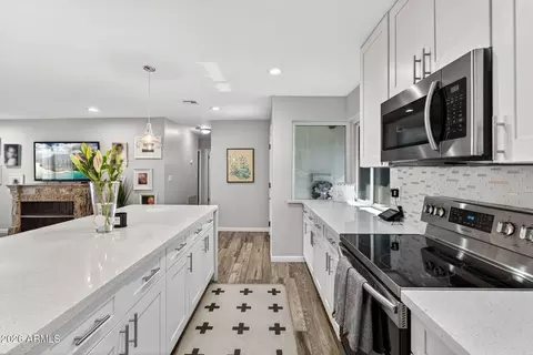 Kitchen - 1314 E Palo Verde Dr, Phoenix, AZ 85014 photo 4 of 4
