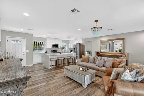 Living - 1314 E Palo Verde Dr, Phoenix, AZ 85014 photo 3 of 3