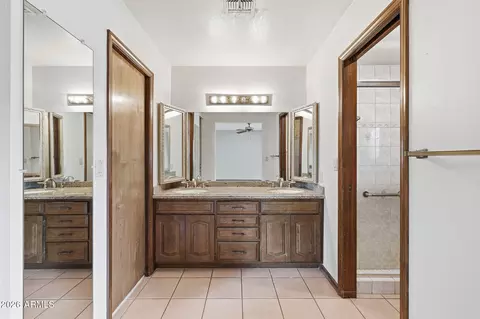 Bath - 2255 E Jacaranda St, Mesa, AZ 85213 photo 1 of 6
