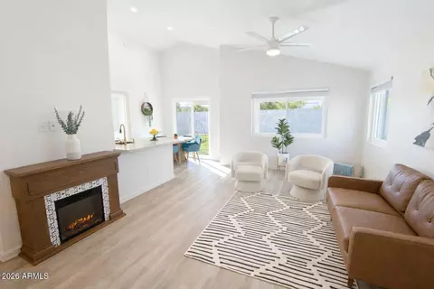 324 S Laveen Dr, Chandler, AZ 85226