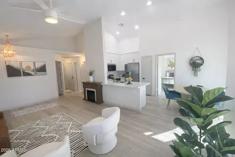 324 S Laveen Dr, Chandler, AZ 85226