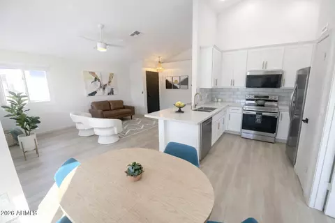 324 S Laveen Dr, Chandler, AZ 85226