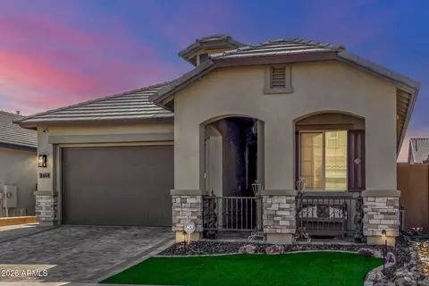 715 E Silver Fox Way, Phoenix, AZ 85048