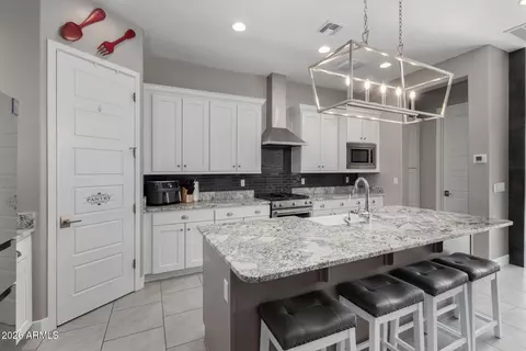 715 E Silver Fox Way, Phoenix, AZ 85048 photo 9