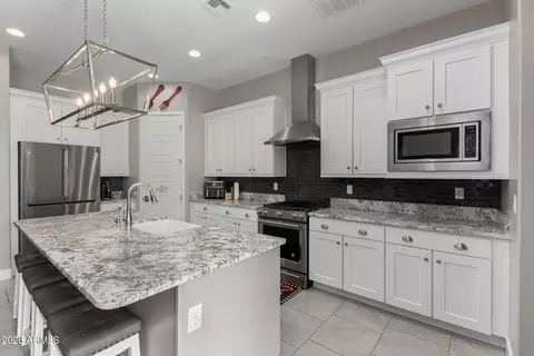 715 E Silver Fox Way, Phoenix, AZ 85048 photo 7