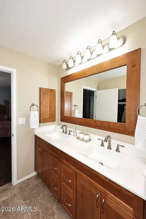 Bath - 4341 E Bannock St, Phoenix, AZ 85044 photo 3 of 7