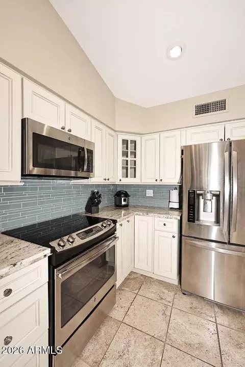 Kitchen - 4341 E Bannock St, Phoenix, AZ 85044 photo 5 of 5