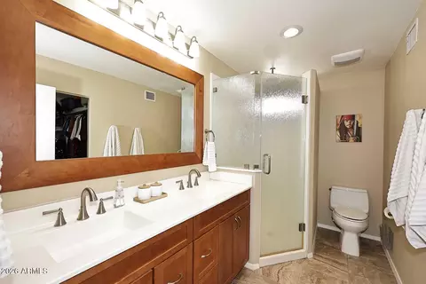 Bath - 4341 E Bannock St, Phoenix, AZ 85044 photo 2 of 7