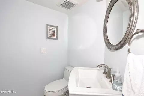 Bath - 4341 E Bannock St, Phoenix, AZ 85044 photo 1 of 7