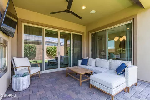 Exterior - 2830 E Crest Ln, Phoenix, AZ 85050 photo 5 of 8