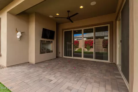 Exterior - 2830 E Crest Ln, Phoenix, AZ 85050 photo 7 of 8
