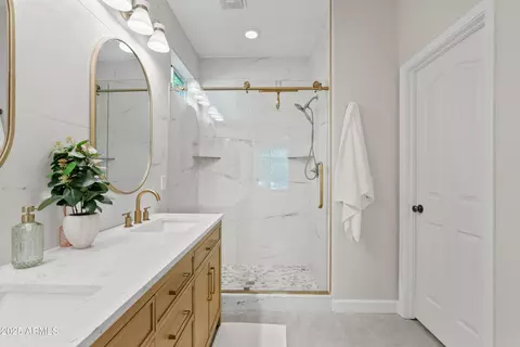 Bath - 2997 E Agritopia Loop N, Gilbert, AZ 85296 photo 2 of 4