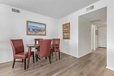 Dining - 516 E Piping Rock Rd, Phoenix, AZ 85022 photo 1 of 1