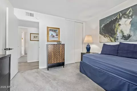 Bedroom - 516 E Piping Rock Rd, Phoenix, AZ 85022 photo 5 of 5